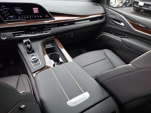 Certified 2023 Cadillac Escalade Premium Luxury AWD/4WD image 20
