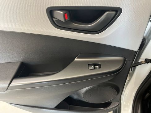 Used 2021 Hyundai Kona SE FWD image 52