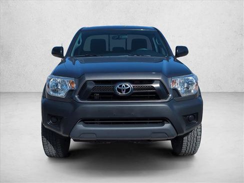 Used 2013 Toyota Tacoma 4x4 Regular Cab image 2