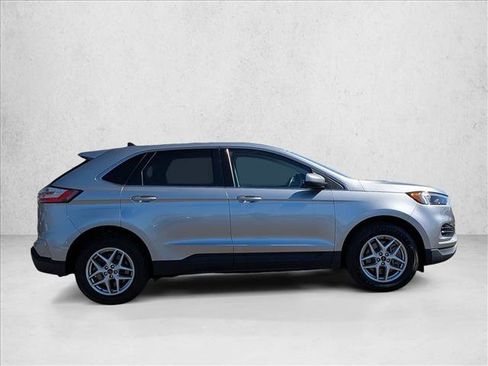 Used 2024 Ford Edge SEL image 4