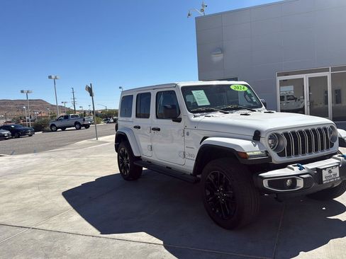 Certified 2024 Jeep Wrangler Unlimited Sahara AWD/4WD image 4