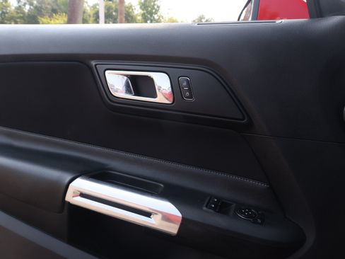 Used 2016 Ford Mustang Coupe RWD image 20