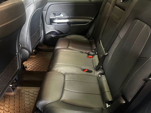 Used 2021 Mercedes-Benz GLB 250 4MATIC image 15