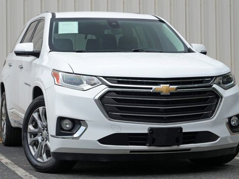 Used 2019 Chevrolet Traverse Premier AWD/4WD image 2