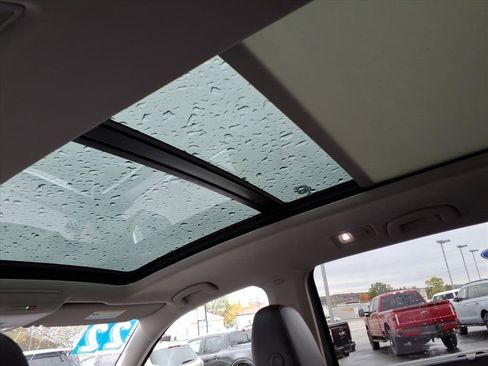 Used 2022 Volkswagen Atlas SE image 15