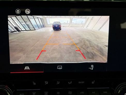 Certified 2024 GMC Canyon Elevation w/ Elevation Premium Package image 9