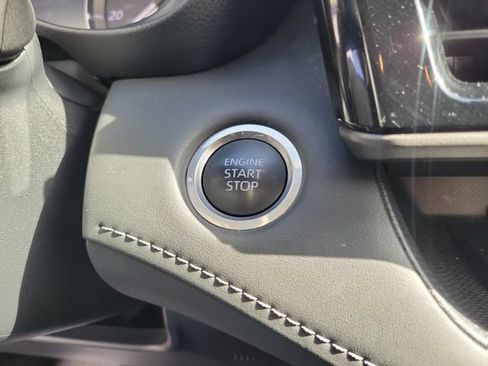 Used 2024 Toyota Highlander XLE FWD image 36