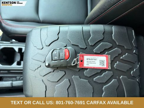 Used 2025 Jeep Gladiator Rubicon w/ Convenience Group AWD/4WD image 30