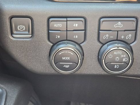 Used 2023 Chevrolet Silverado 1500 LT Trail Boss w/ Protection Package AWD/4WD image 22