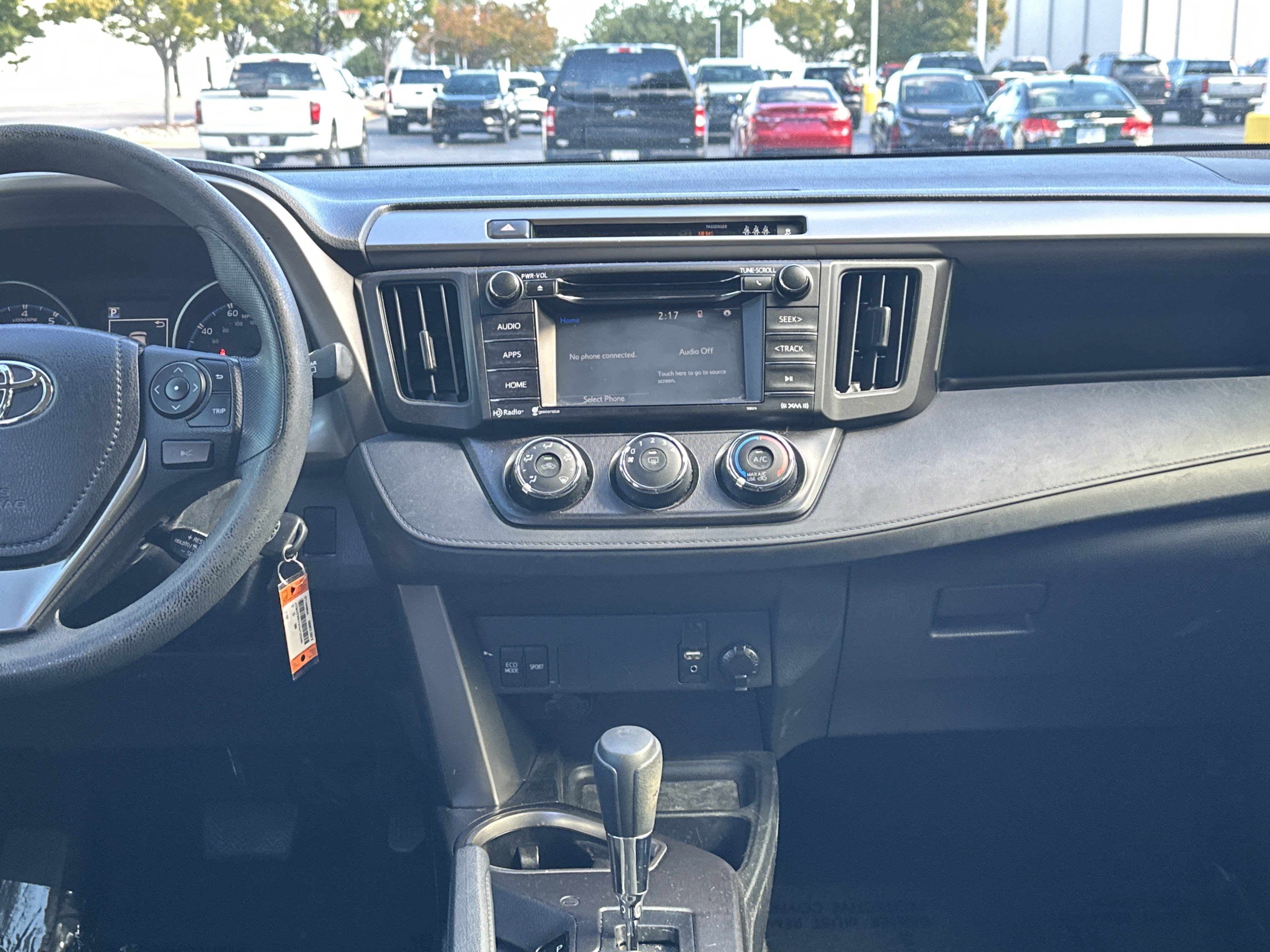 Used 2017 Toyota RAV4 LE FWD image 30