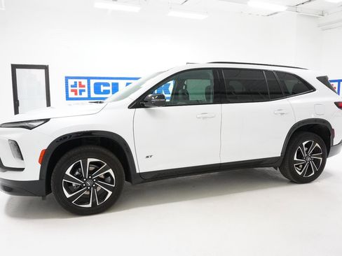 Used 2025 Buick Enclave Sport Touring w/ Power Package image 12