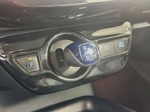 Used 2016 Toyota Prius Two FWD image 19