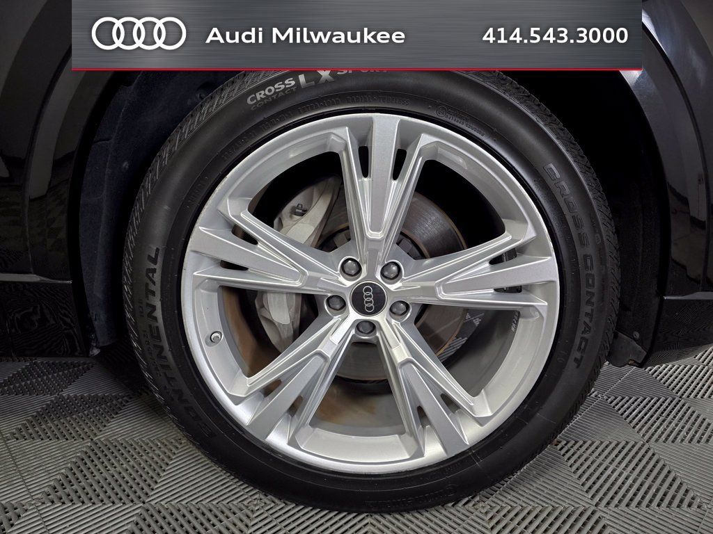 Used 2023 Audi Q8 Premium w/ Convenience Package AWD/4WD image 2