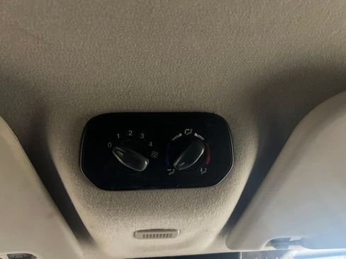 Used 2017 Ford Transit 350 XLT RWD image 18