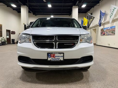Used 2015 Dodge Grand Caravan SE w/ Quick Order Package 29E SE FWD image 3