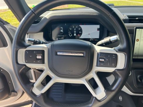 Used 2022 Land Rover Defender 110 X-Dynamic HSE image 33