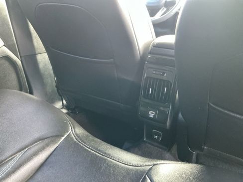 Used 2024 Jeep Compass Latitude AWD/4WD image 21