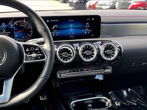 Used 2023 Mercedes-Benz CLA 250 4MATIC image 5