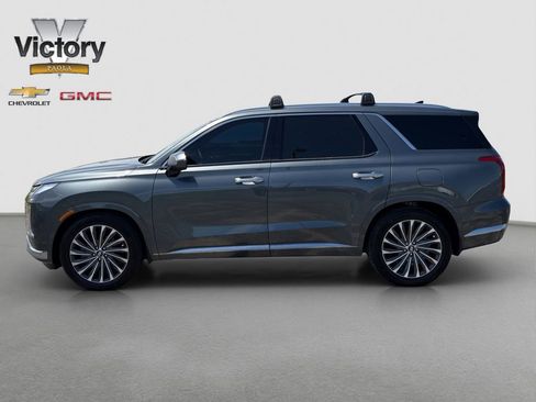 Used 2023 Hyundai Palisade Calligraphy FWD image 3