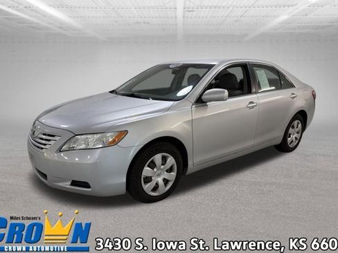 Used 2007 Toyota Camry LE FWD image 1