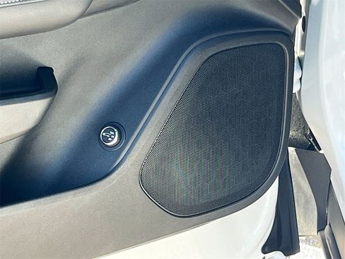 Used 2024 Chevrolet Blazer LT image 19