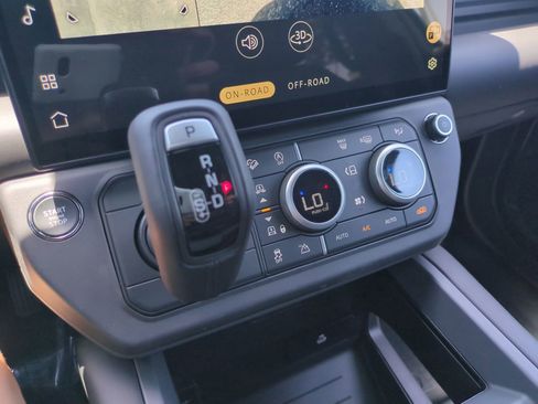 New 2026 Land Rover Defender 130 X-Dynamic SE AWD/4WD image 21