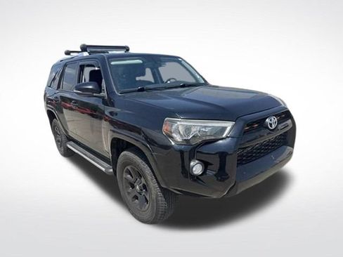 Used 2018 Toyota 4Runner SR5 Premium AWD/4WD image 3