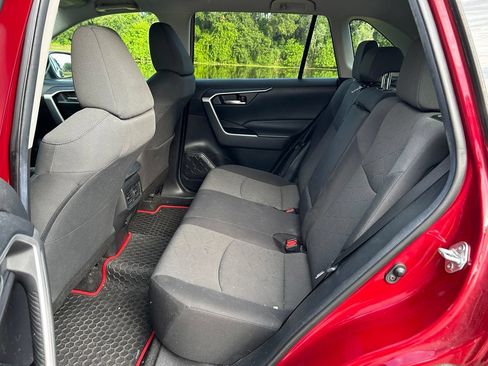 Used 2021 Toyota RAV4 XLE FWD image 14