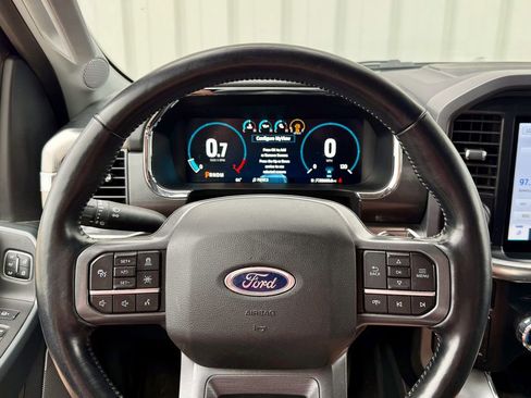 Used 2023 Ford F150 Lariat w/ Trailer Tow Package image 16