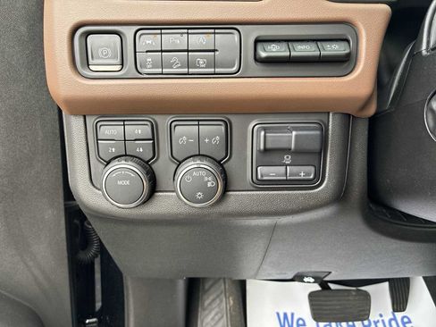 Certified 2023 Chevrolet Suburban High Country image 18