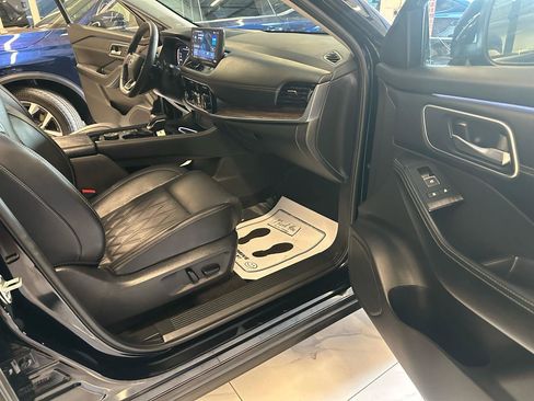 Used 2026 Nissan Rogue Platinum w/ Platinum Premium Package AWD/4WD image 19