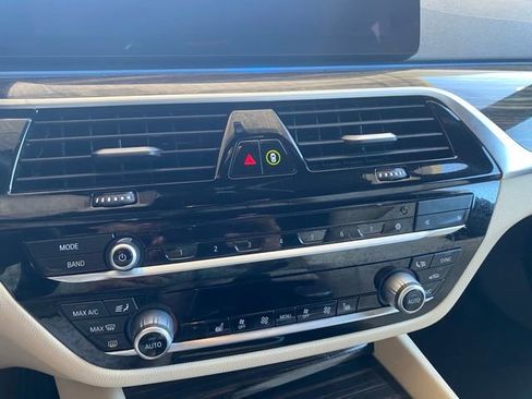 Used 2023 BMW 530e w/ Premium Package RWD image 23