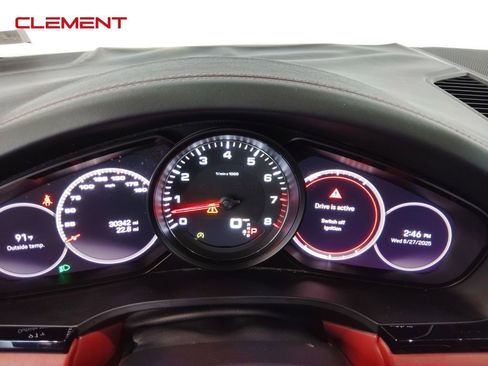 Used 2022 Porsche Cayenne S image 15