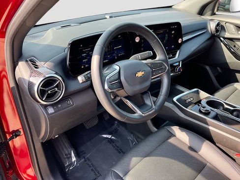 Used 2026 Chevrolet Equinox LT w/ Convenience Package II FWD image 16