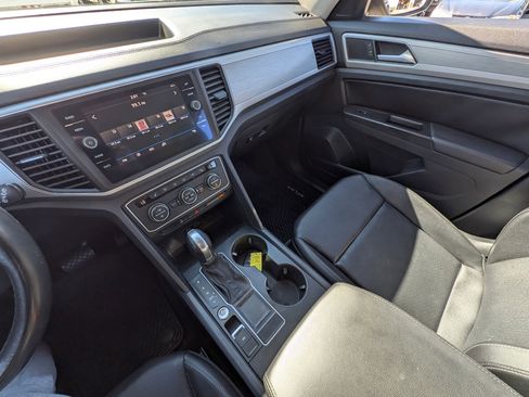 Used 2019 Volkswagen Atlas SE w/ Towing Package image 17