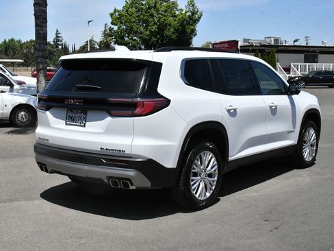 Used 2024 GMC Acadia Elevation FWD image 8