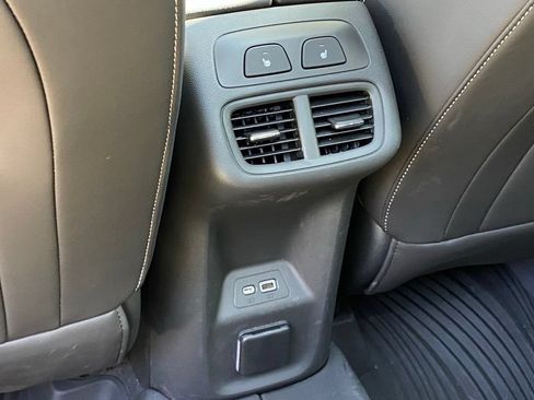 Used 2023 Buick Envision Avenir AWD/4WD image 28
