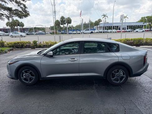 Used 2025 Kia K4 FWD image 3