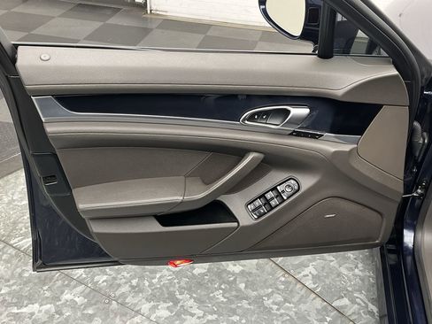 Used 2016 Porsche Panamera 4 Edition image 8