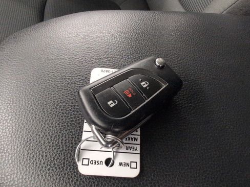 Used 2025 Toyota RAV4 LE AWD/4WD image 26