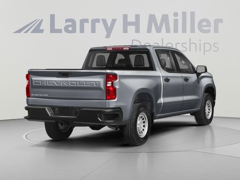 Used 2024 Chevrolet Silverado 1500 Custom Trail Boss w/ LPO, Dark Essentials Package AWD/4WD image 2