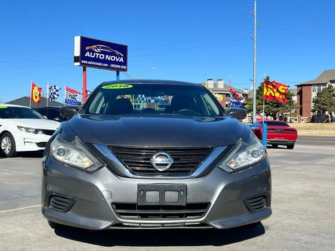 Used 2018 Nissan Altima 2.5 S w/ S Convenience Package FWD image 2