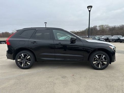 New 2026 Volvo XC60 B5 Core w/ Climate Package image 8