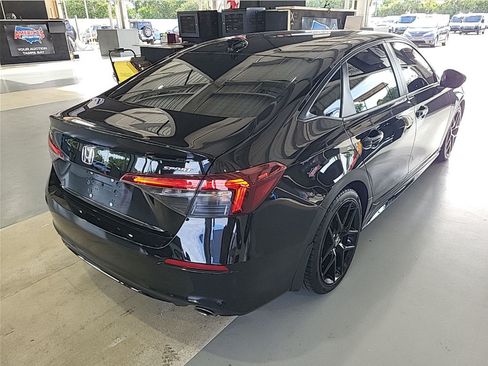 Used 2025 Honda Civic Sport image 5