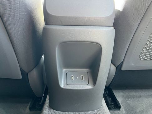 Used 2025 Hyundai Elantra SEL image 23