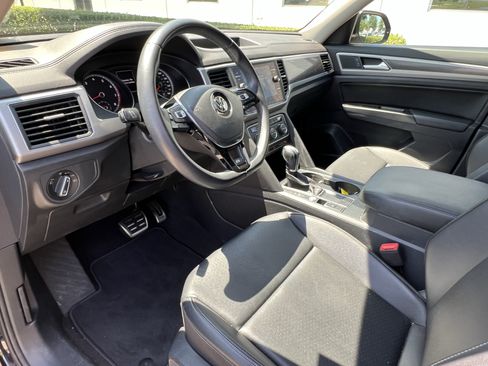 Used 2019 Volkswagen Atlas SE FWD image 17