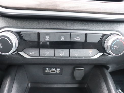 Used 2025 Nissan Altima 2.5 SV image 32