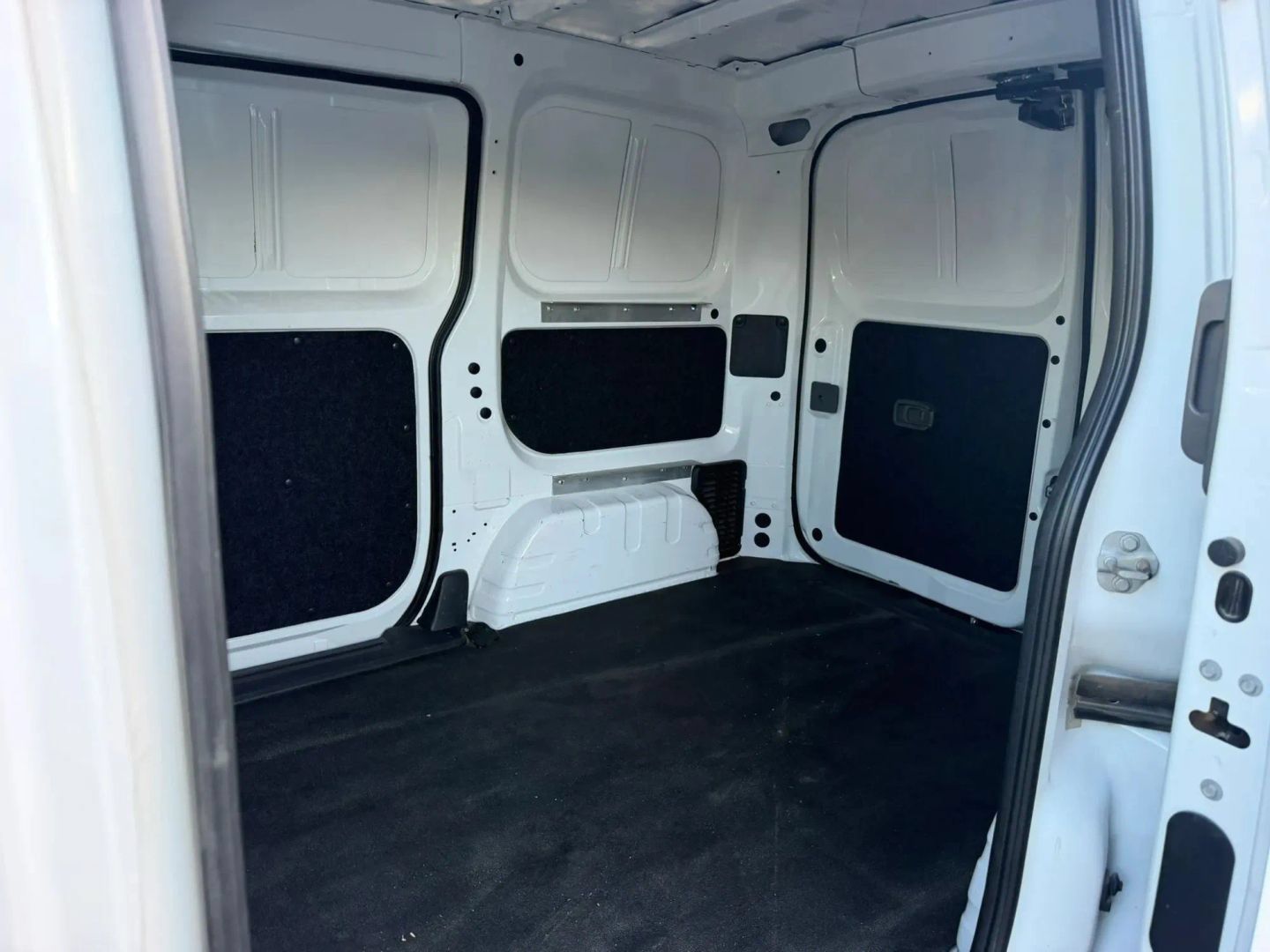 Used 2016 Nissan NV200 S FWD image 12