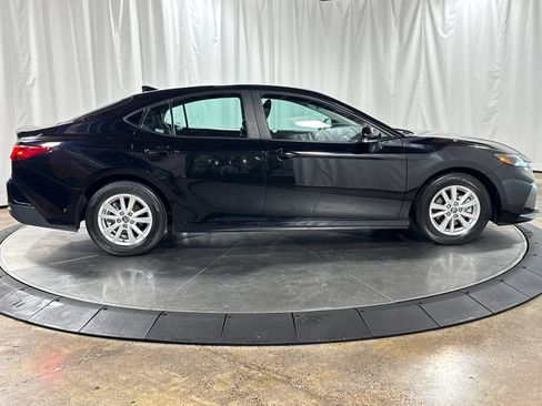 Used 2025 Toyota Camry LE FWD image 6