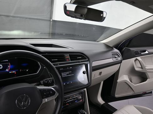 Used 2022 Volkswagen Tiguan SE AWD/4WD image 39